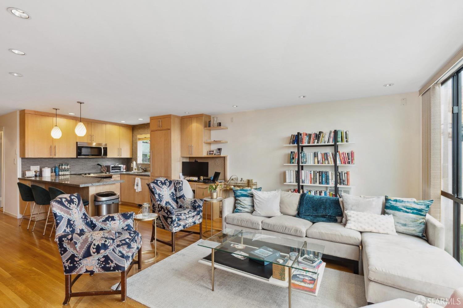 2295 Vallejo Street # 405