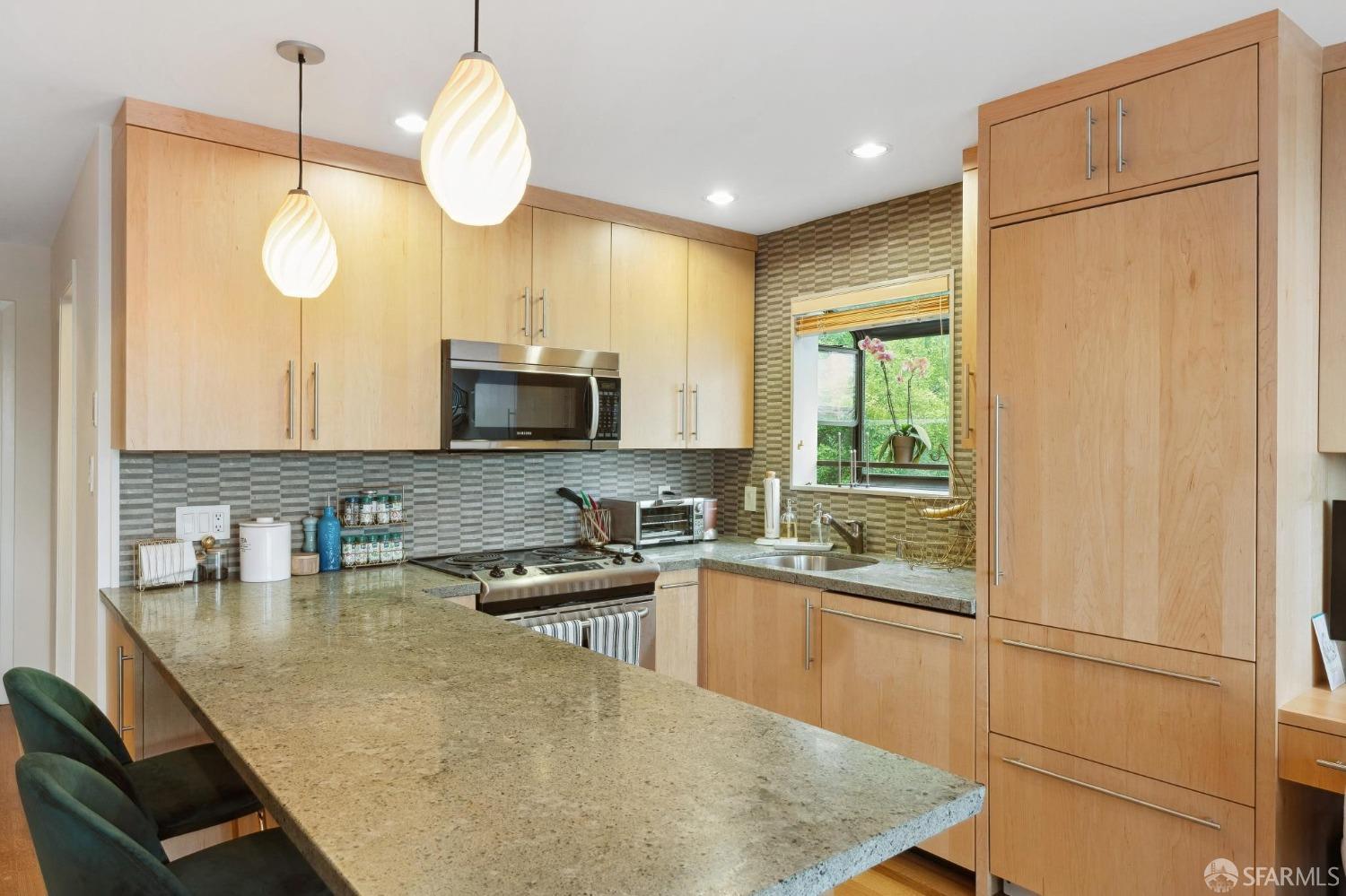 2295 Vallejo Street # 405