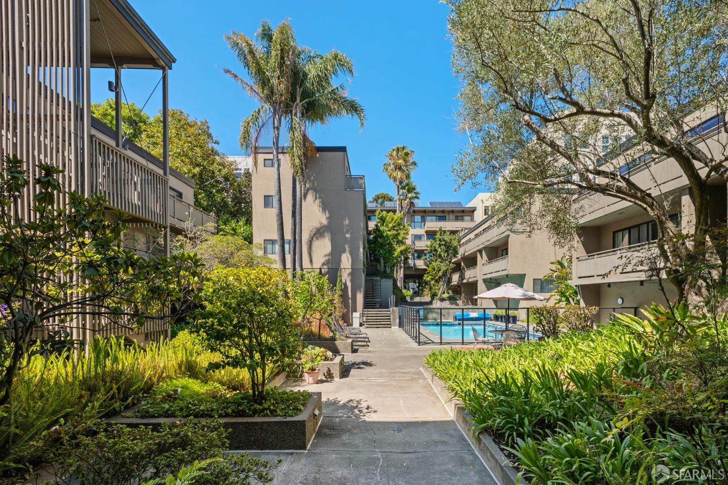 1817 California Street # 2C