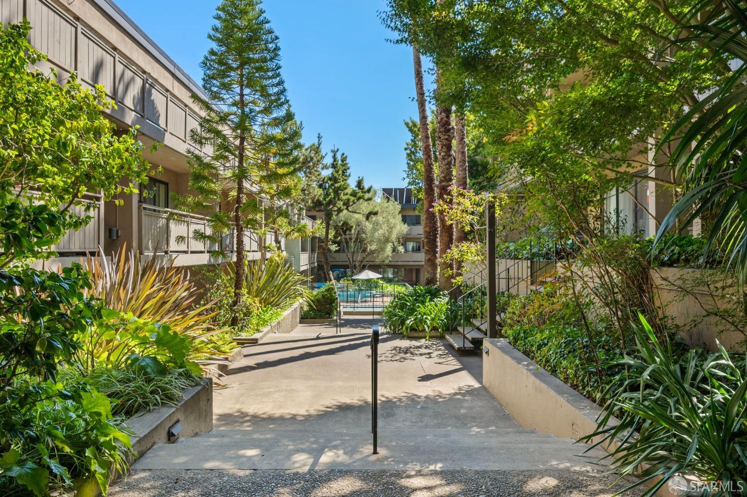 1817 California Street # 2C