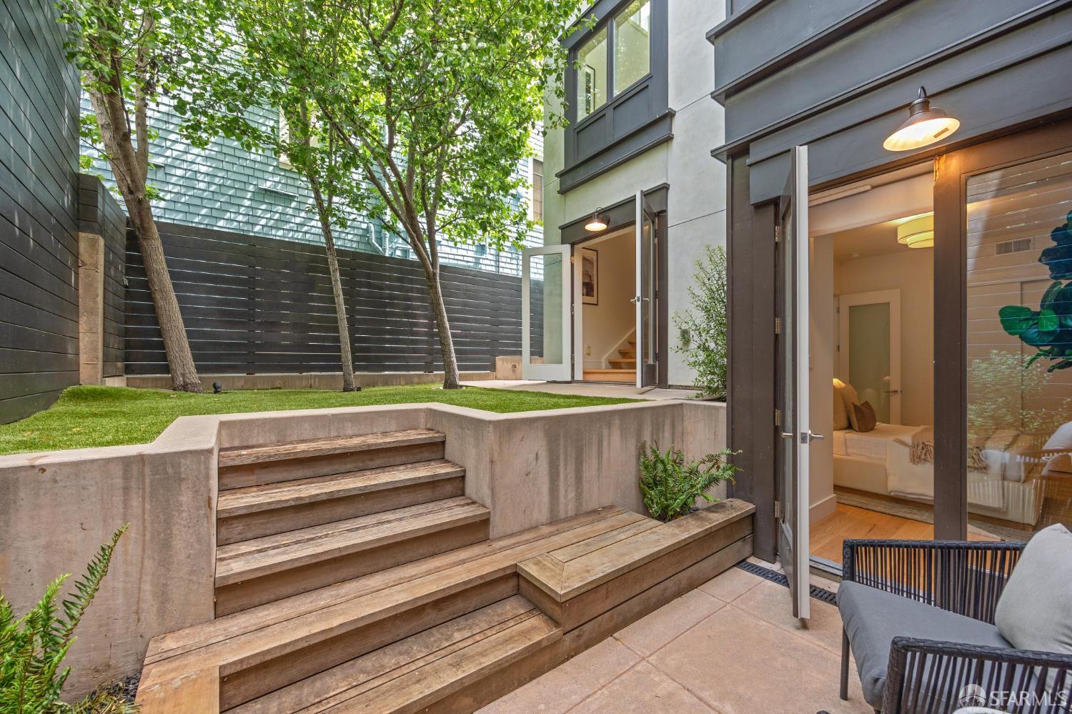 70 Douglass Street