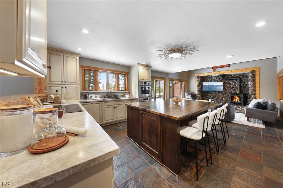 627 Woodridge Circle