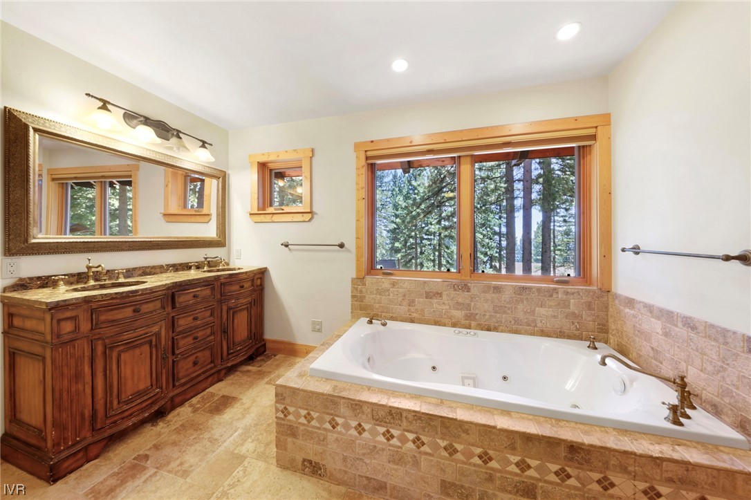 627 Woodridge Circle