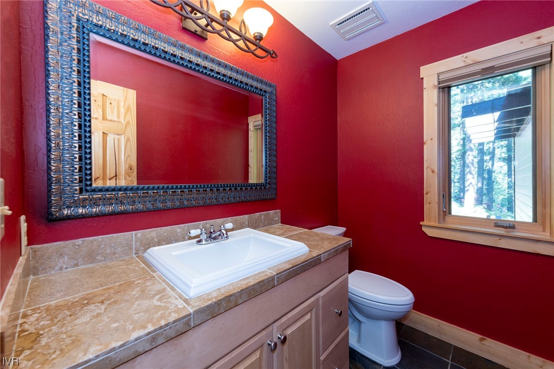 627 Woodridge Circle