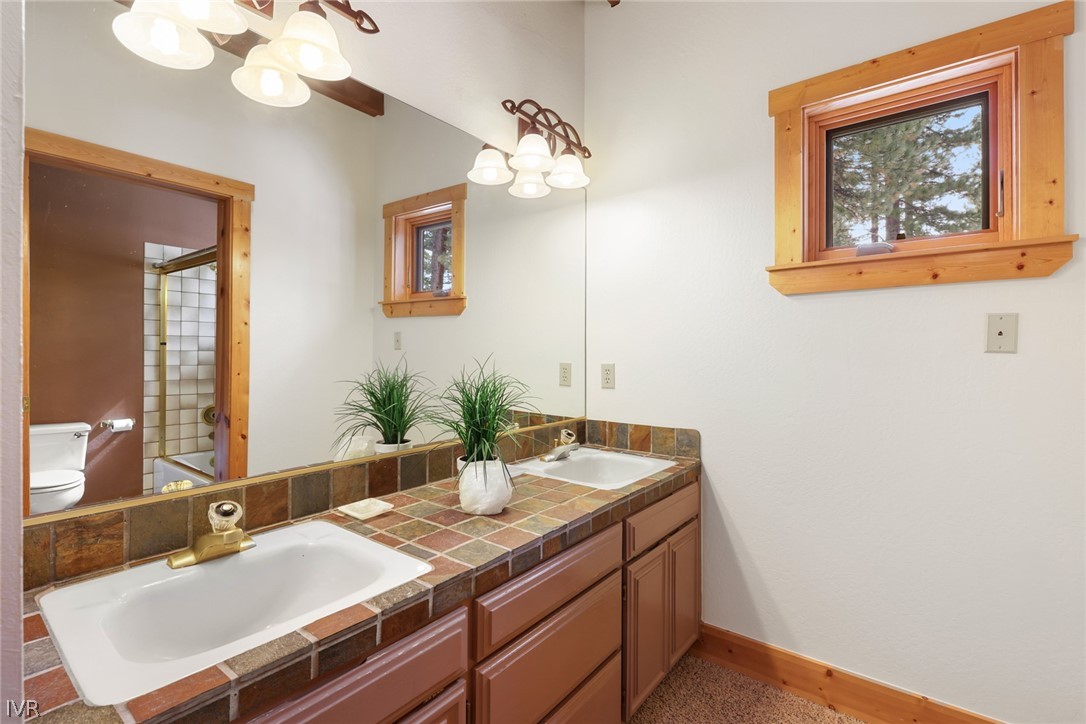 627 Woodridge Circle