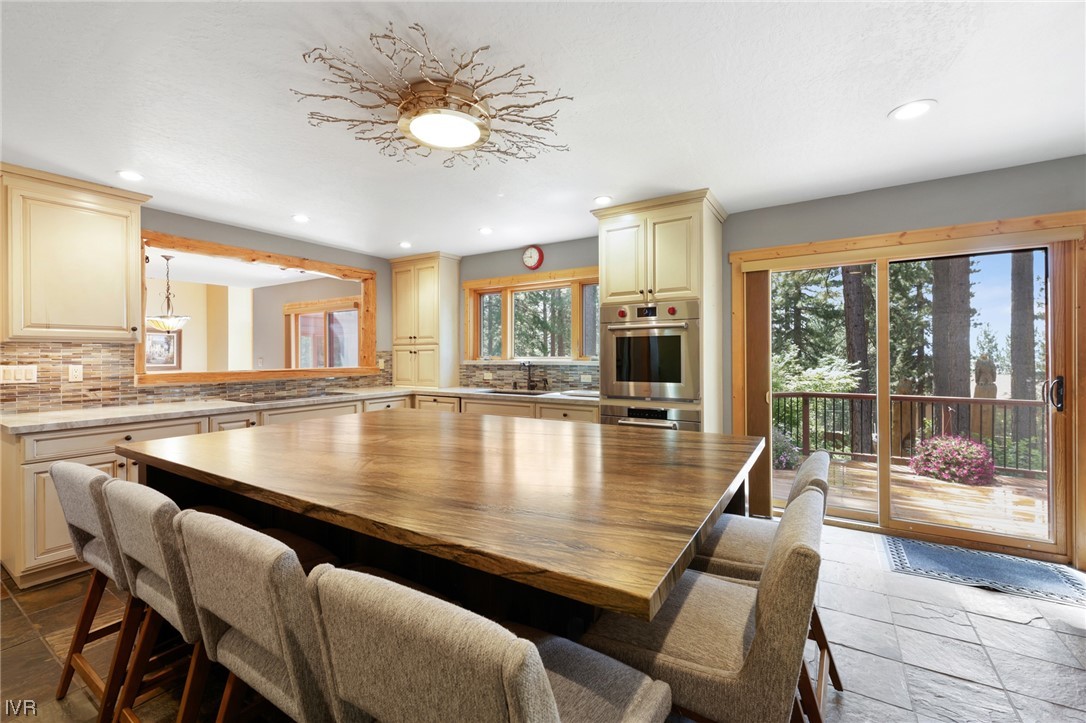 627 Woodridge Circle