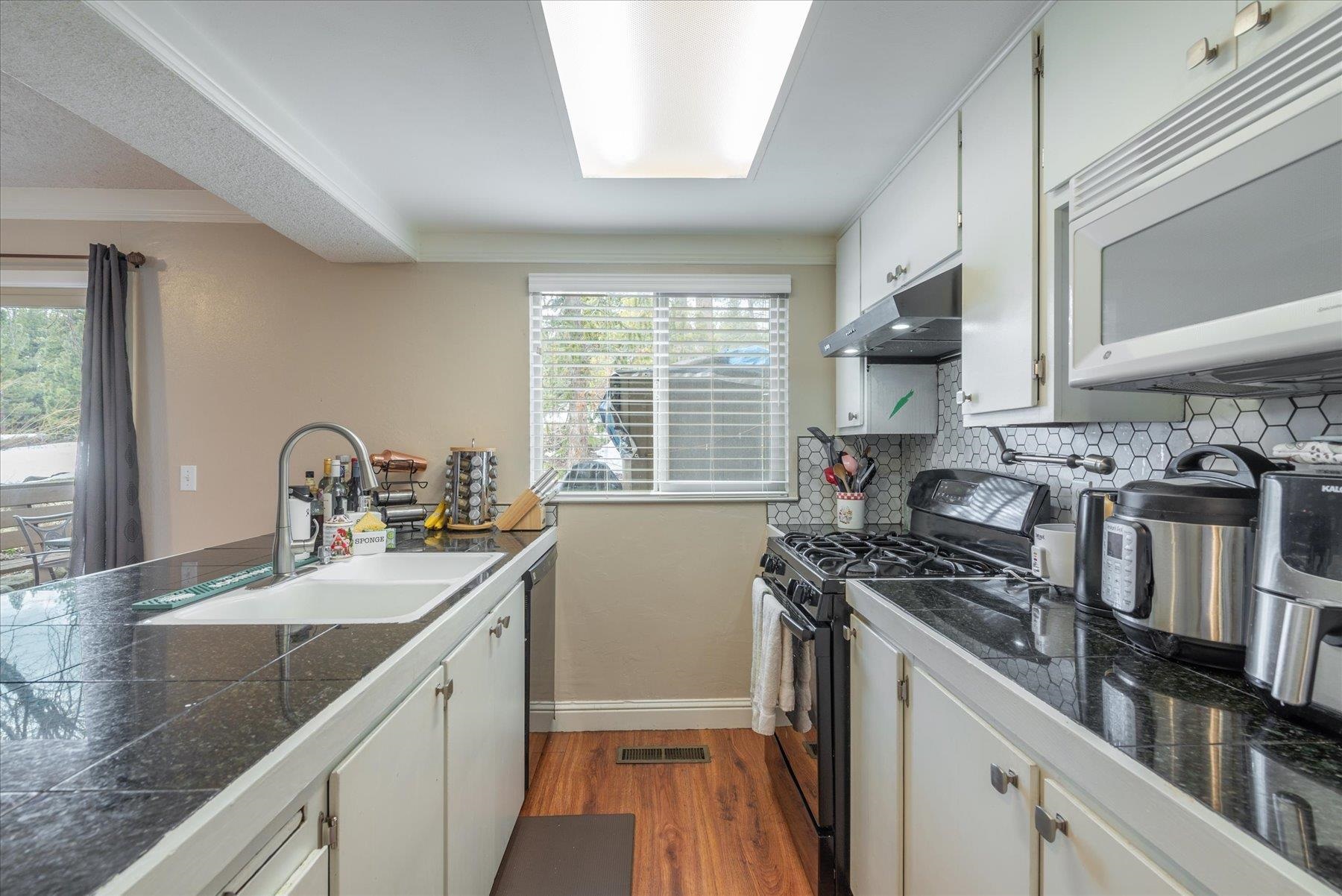 3101 Lake Forest Road # 10 Unit: #10