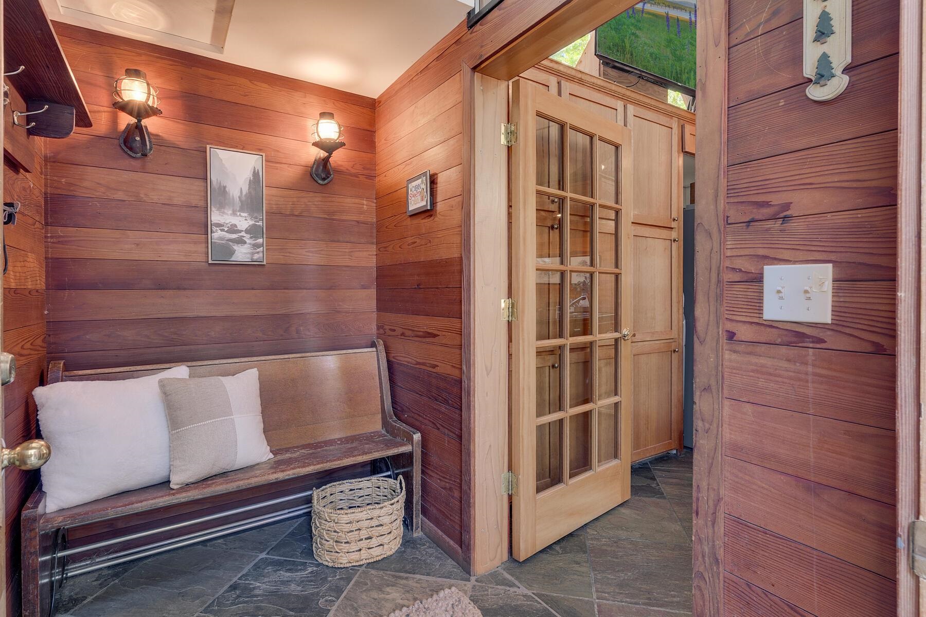 4325 Jeffrey Way
