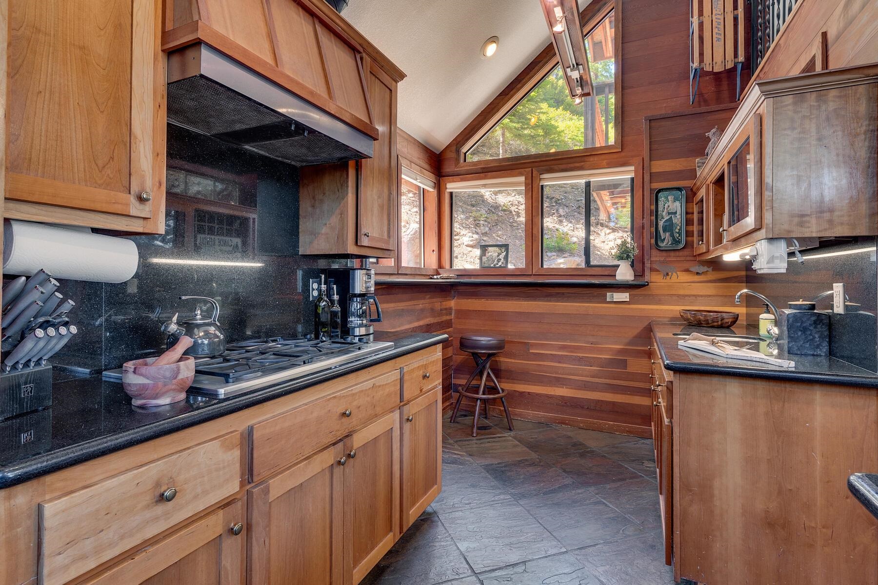 4325 Jeffrey Way