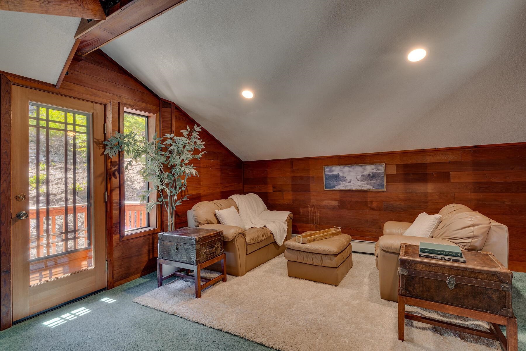4325 Jeffrey Way