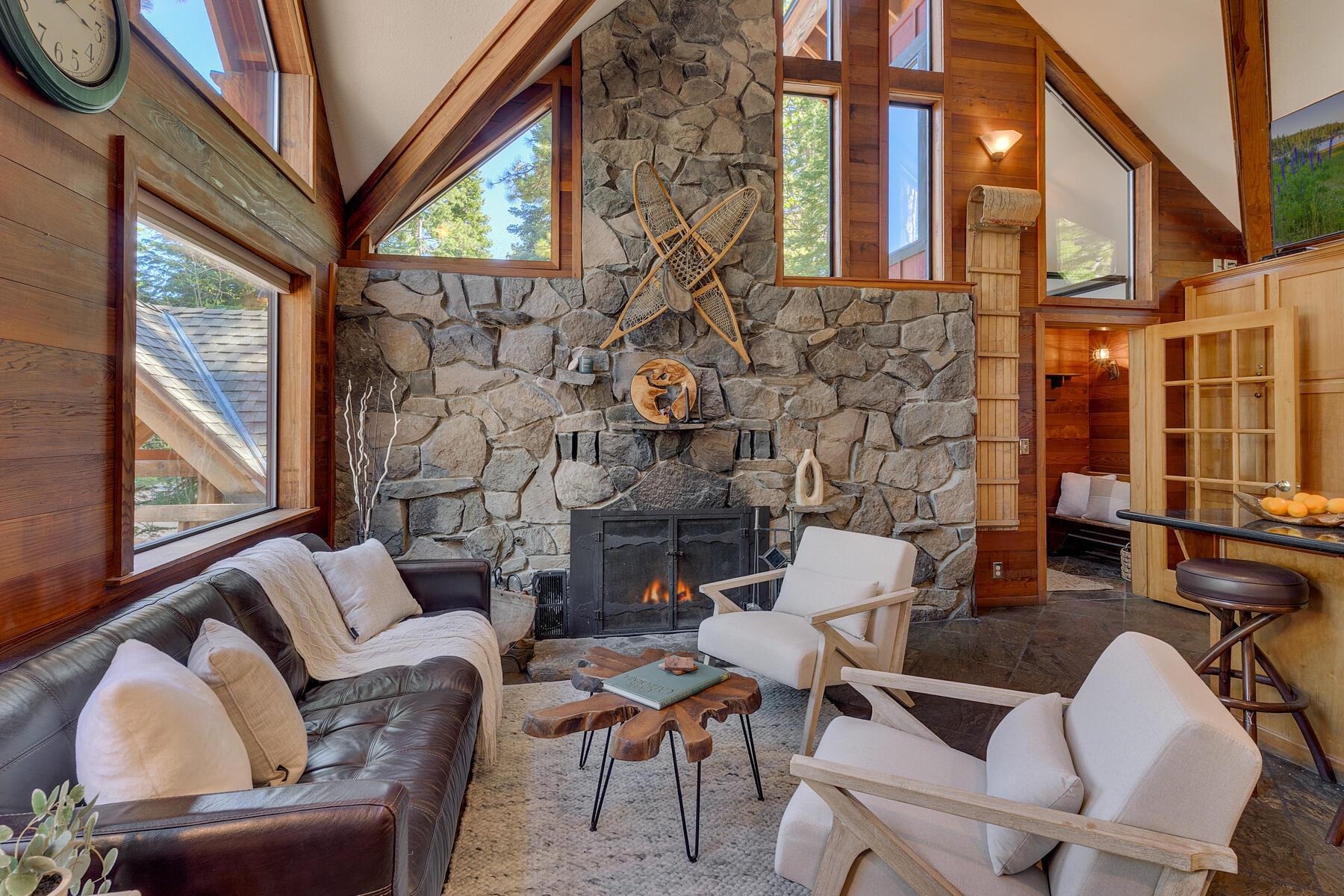 4325 Jeffrey Way