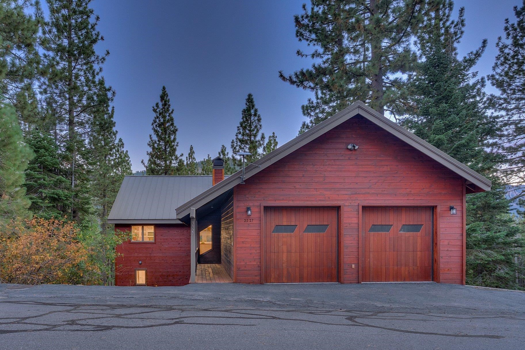 3527 Chamonix Road