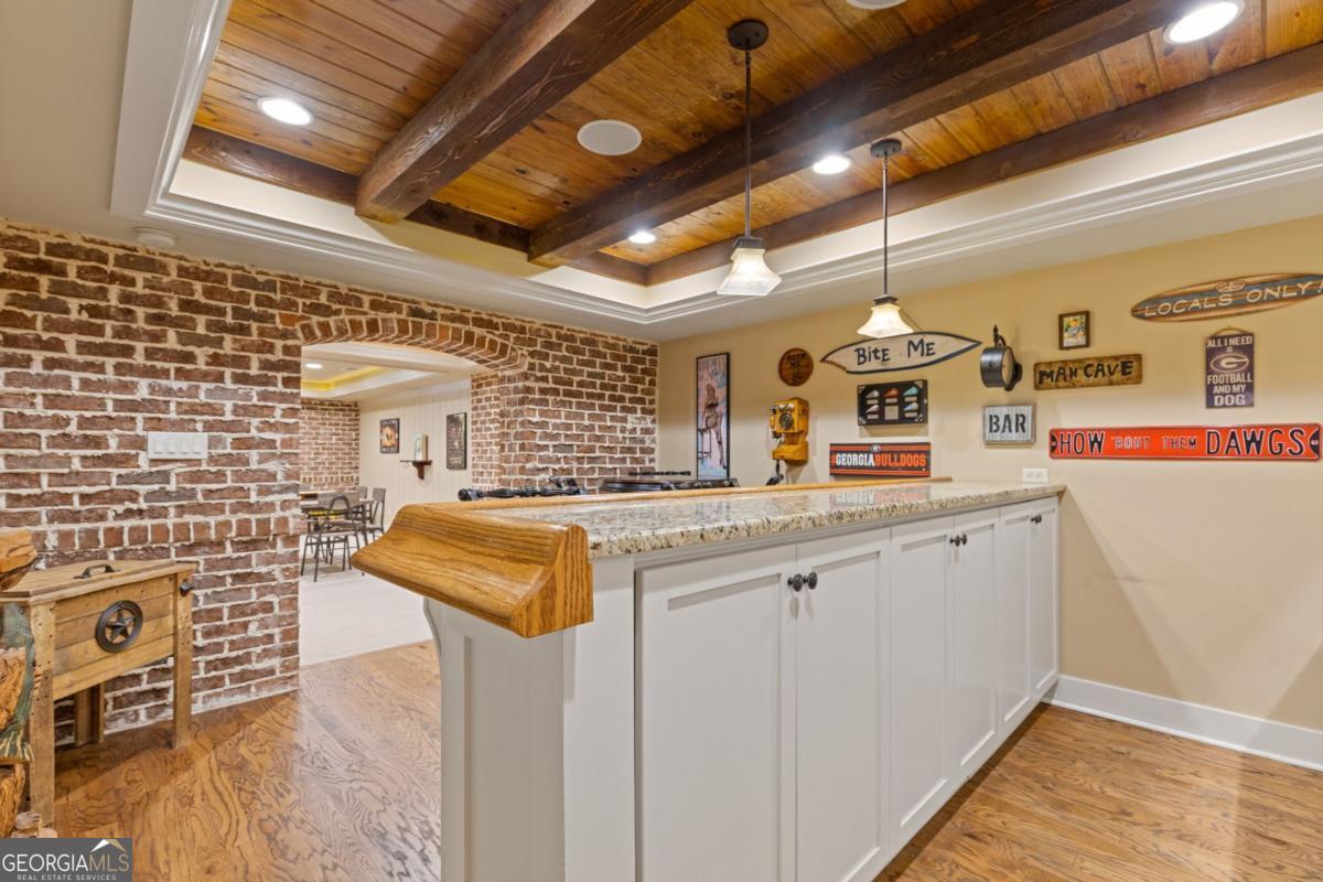 110 Hawks Bend
