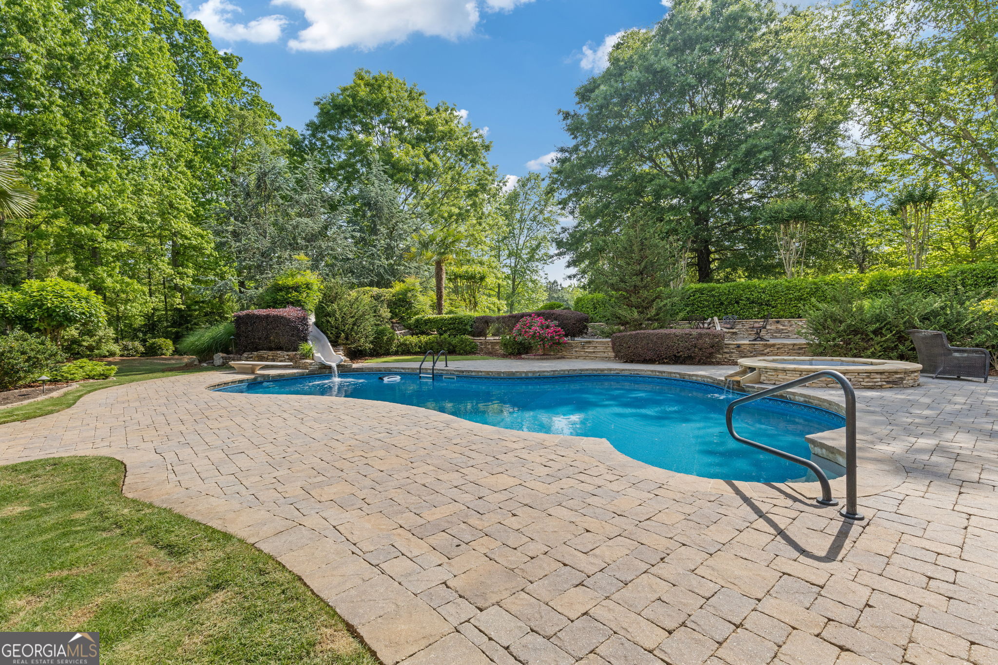 110 Hawks Bend