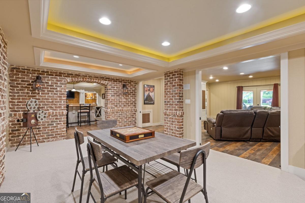 110 Hawks Bend