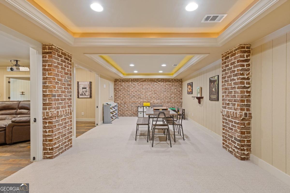 110 Hawks Bend
