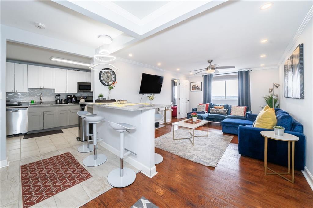 215 Piedmont Avenue NE
