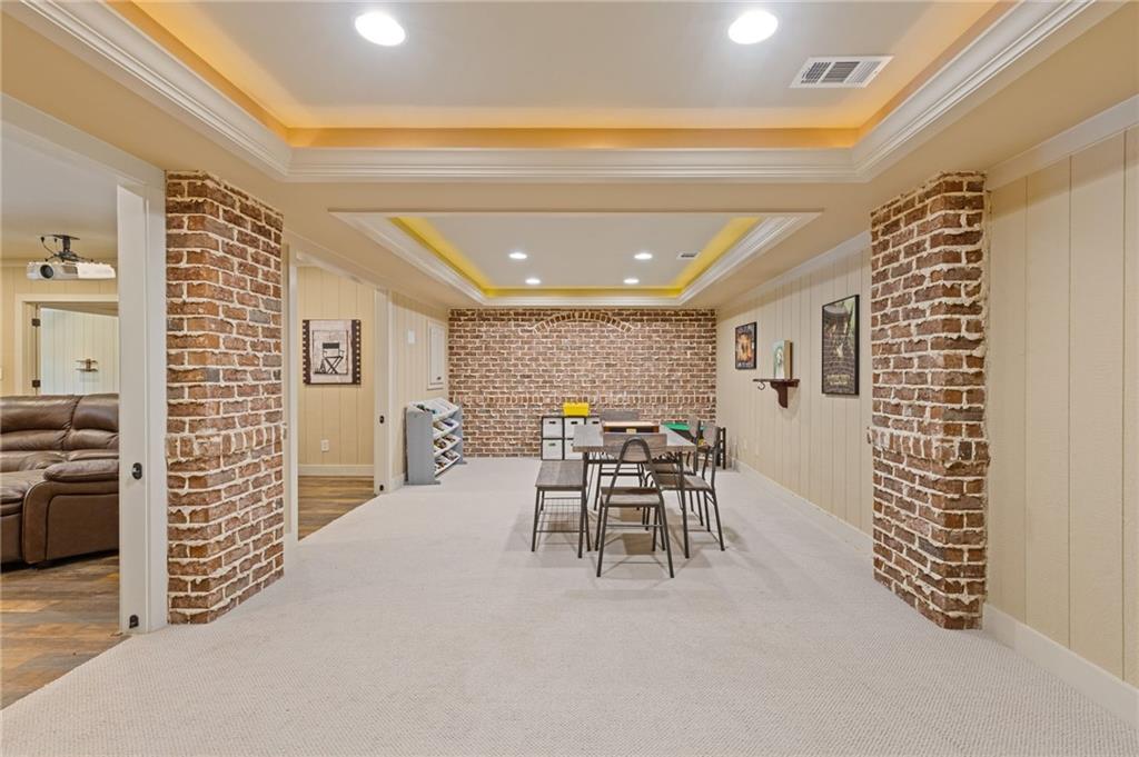 110 Hawks Bend