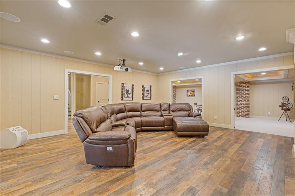 110 Hawks Bend