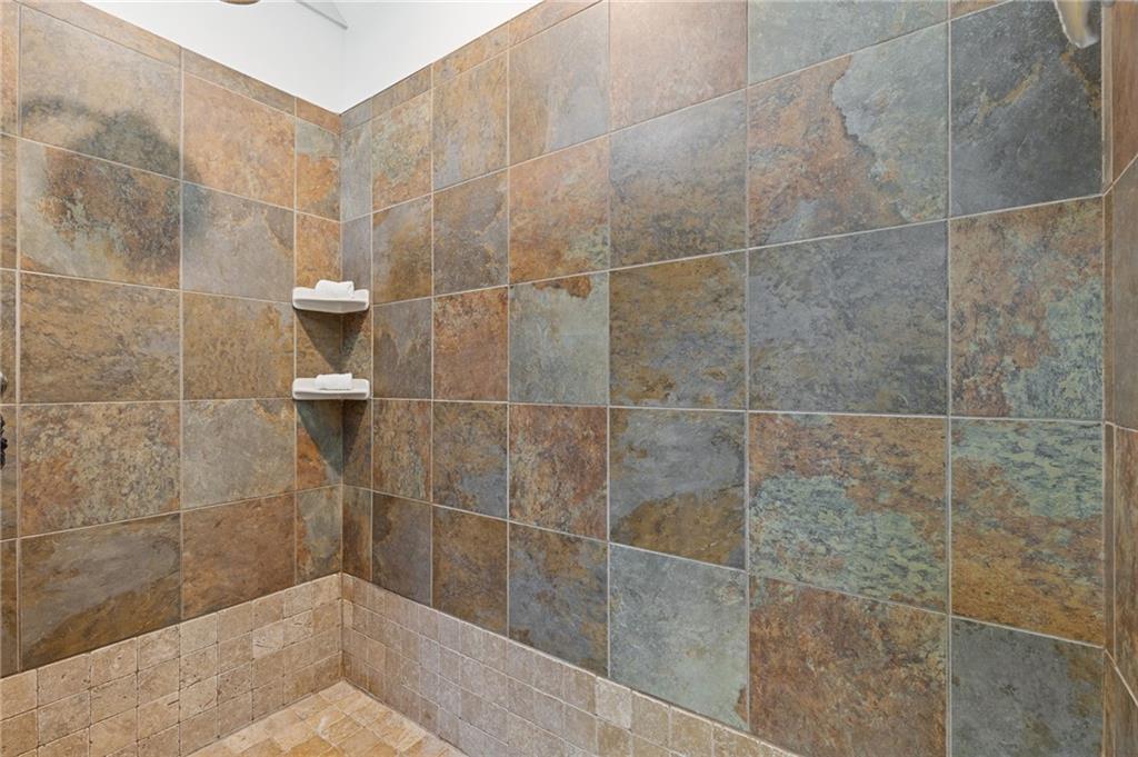 110 Hawks Bend