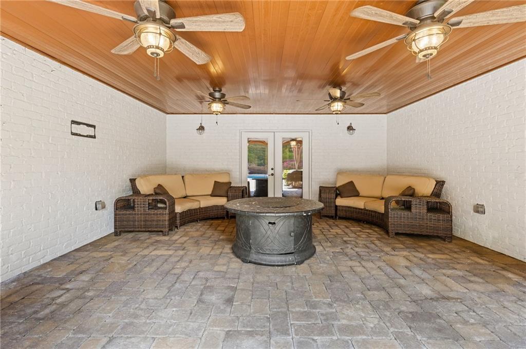 110 Hawks Bend