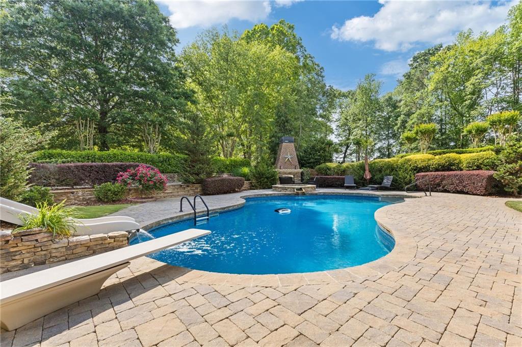 110 Hawks Bend