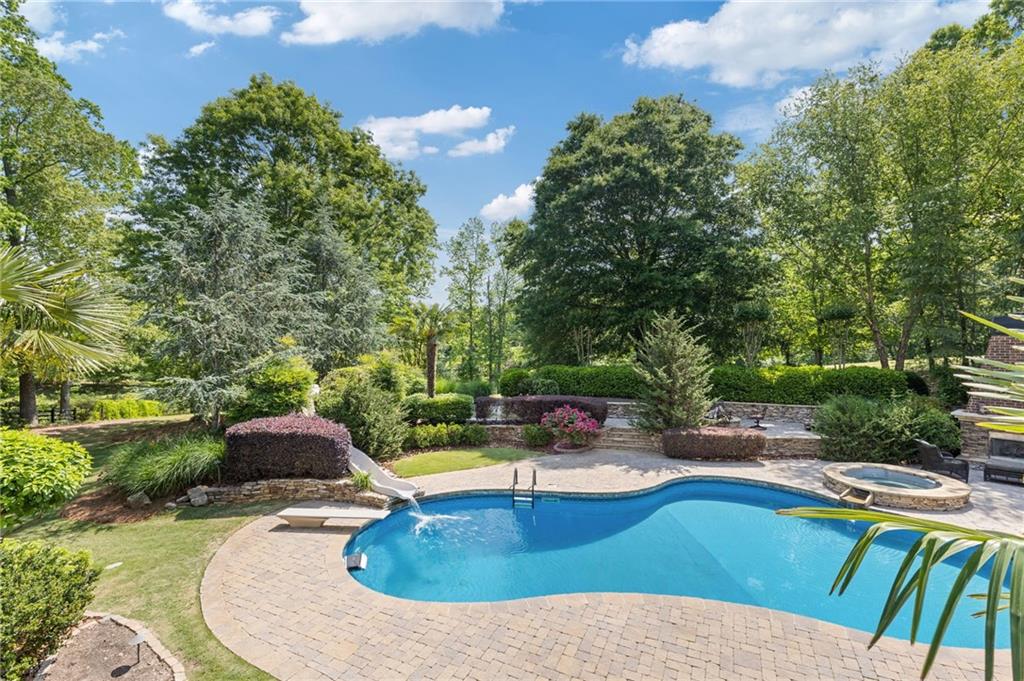 110 Hawks Bend