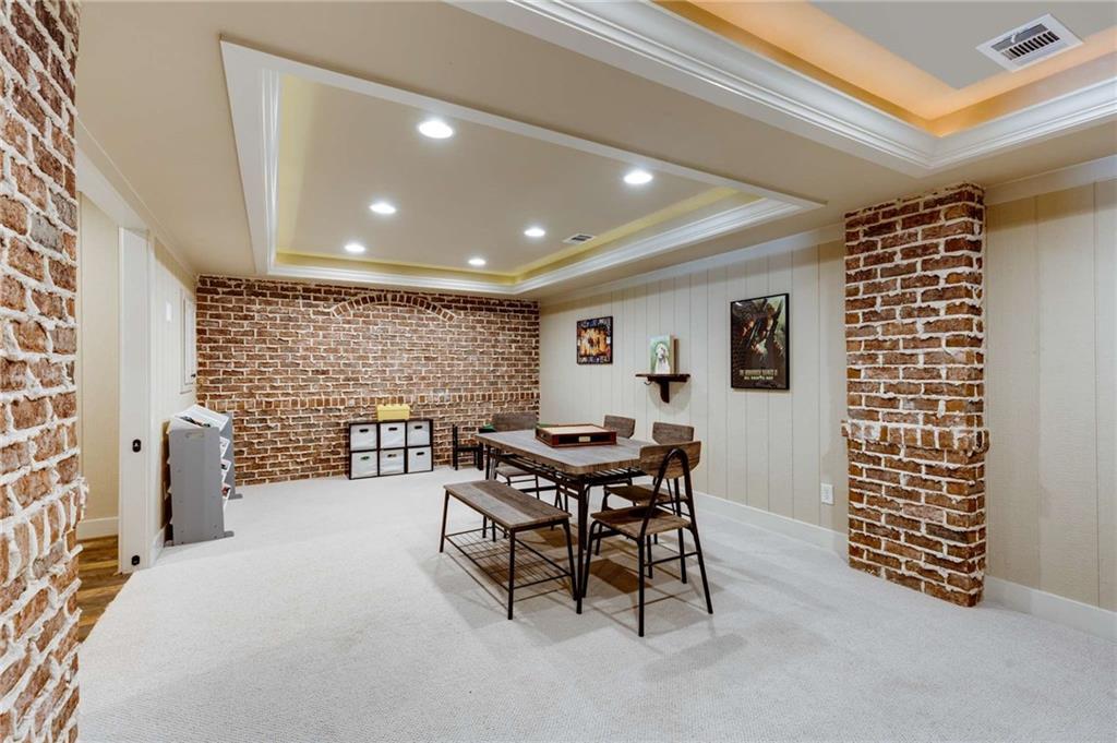 110 Hawks Bend