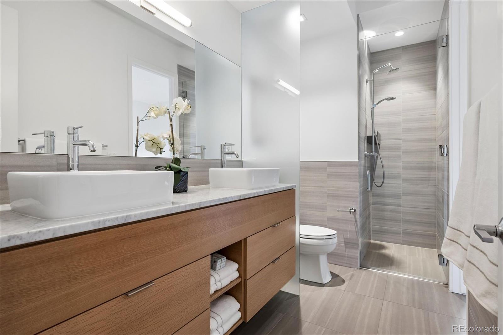 3701 Jason Street Unit: 4