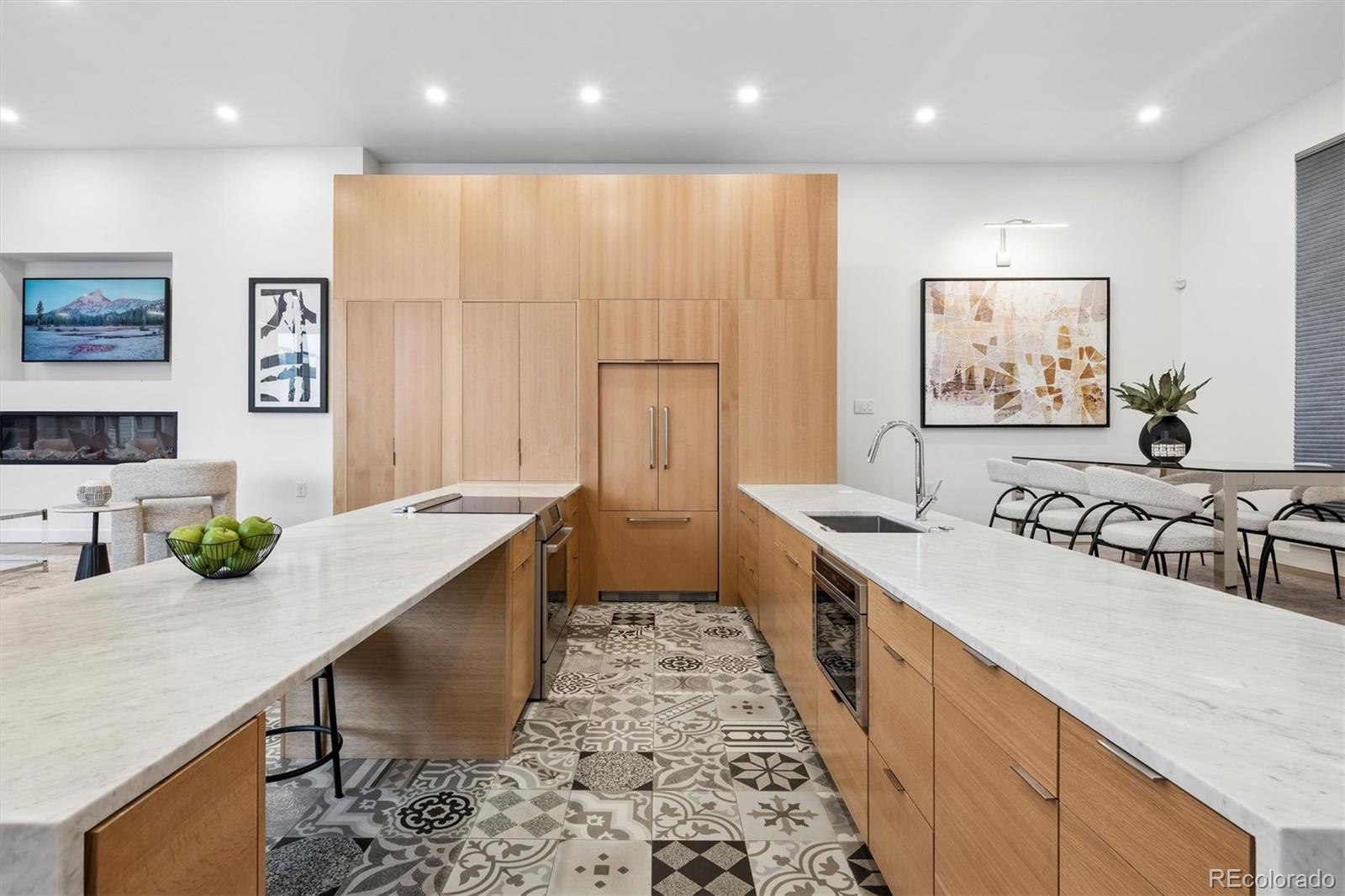 3701 Jason Street Unit: 4