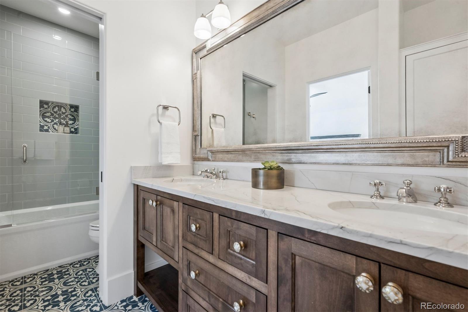 986 S Gilpin Street