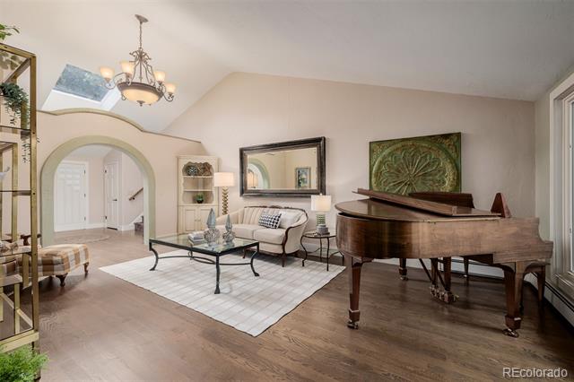 3 E Belleview Court
