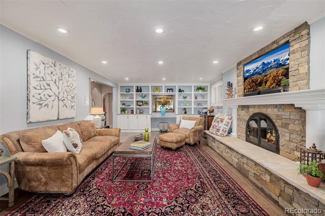 3 E Belleview Court