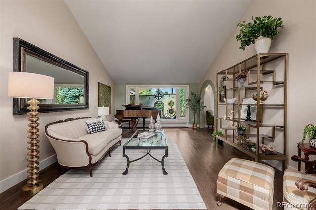 3 E Belleview Court