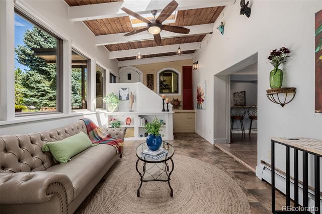 3 E Belleview Court