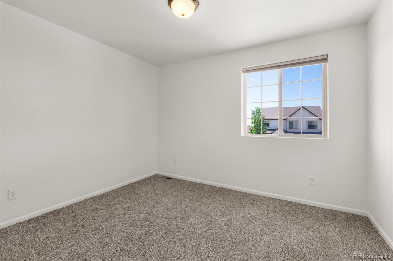8276 Birch Tree Loop