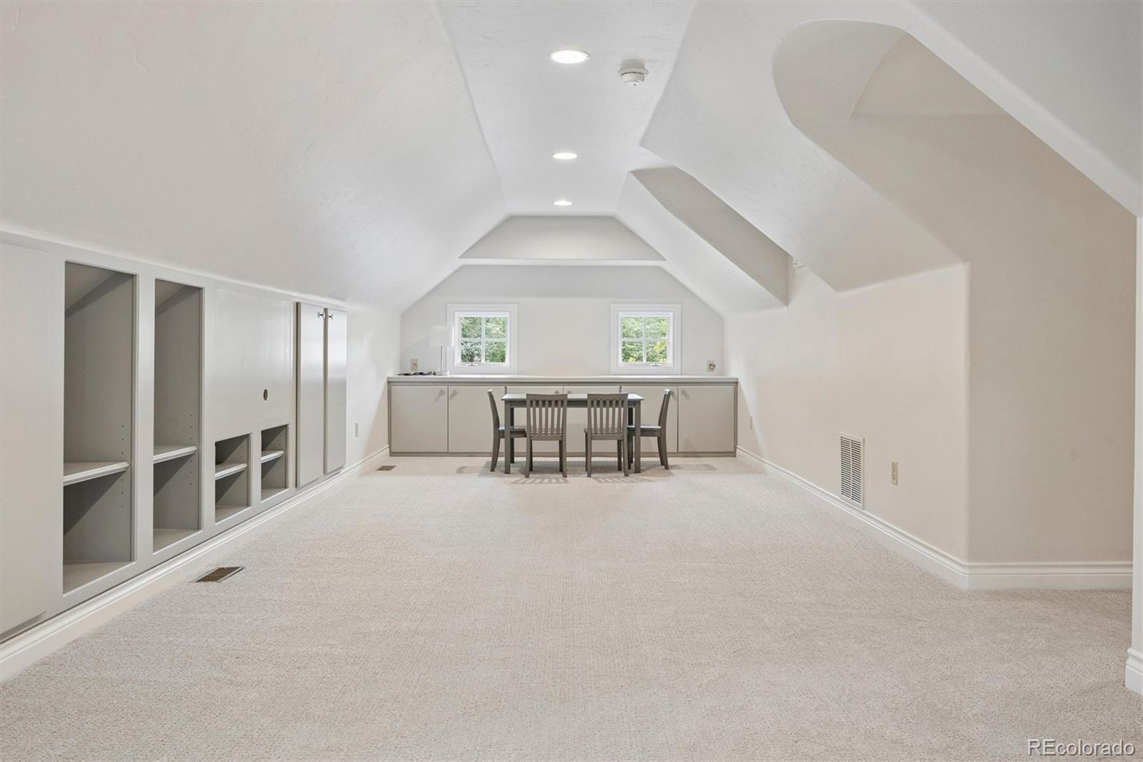 5 Viking Drive