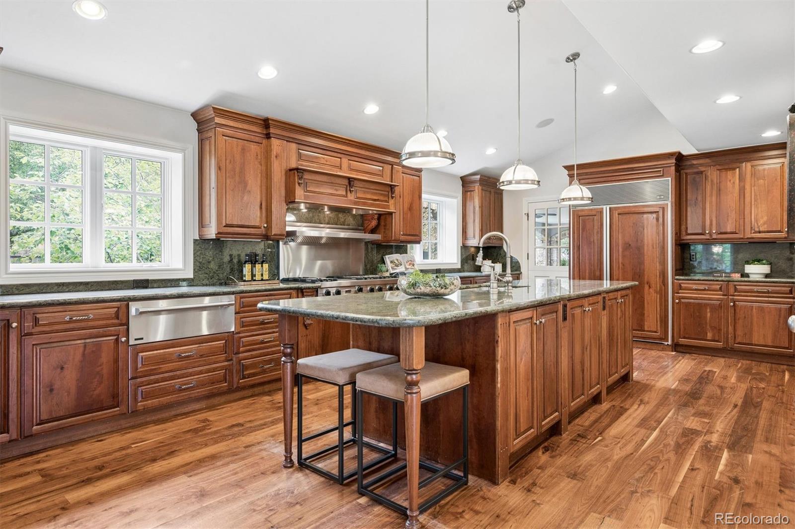 5 Viking Drive