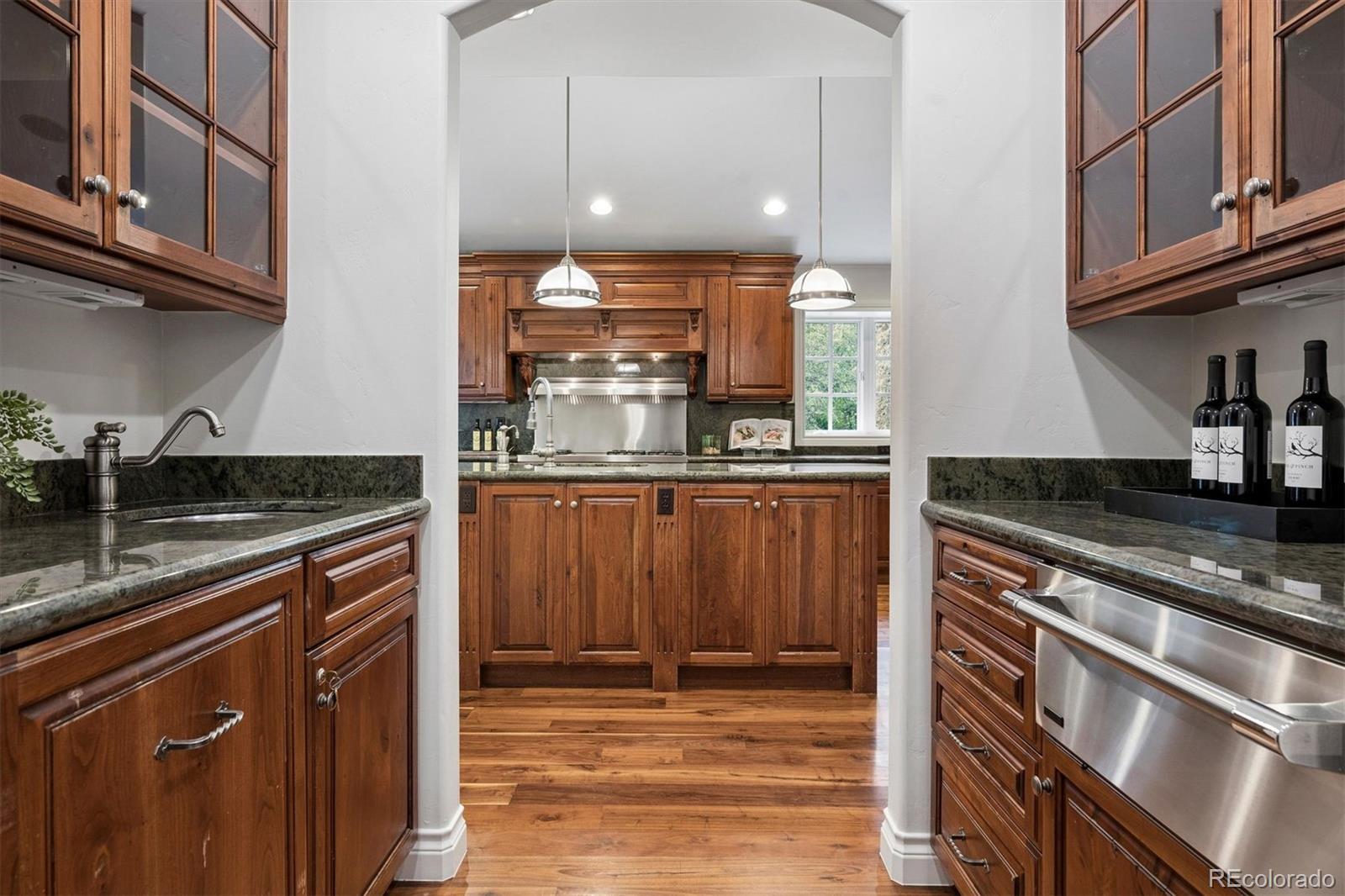 5 Viking Drive