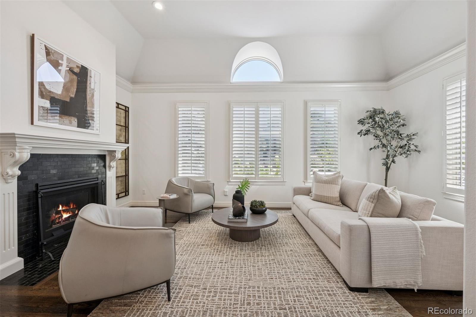 400 S Steele Street Unit: 61