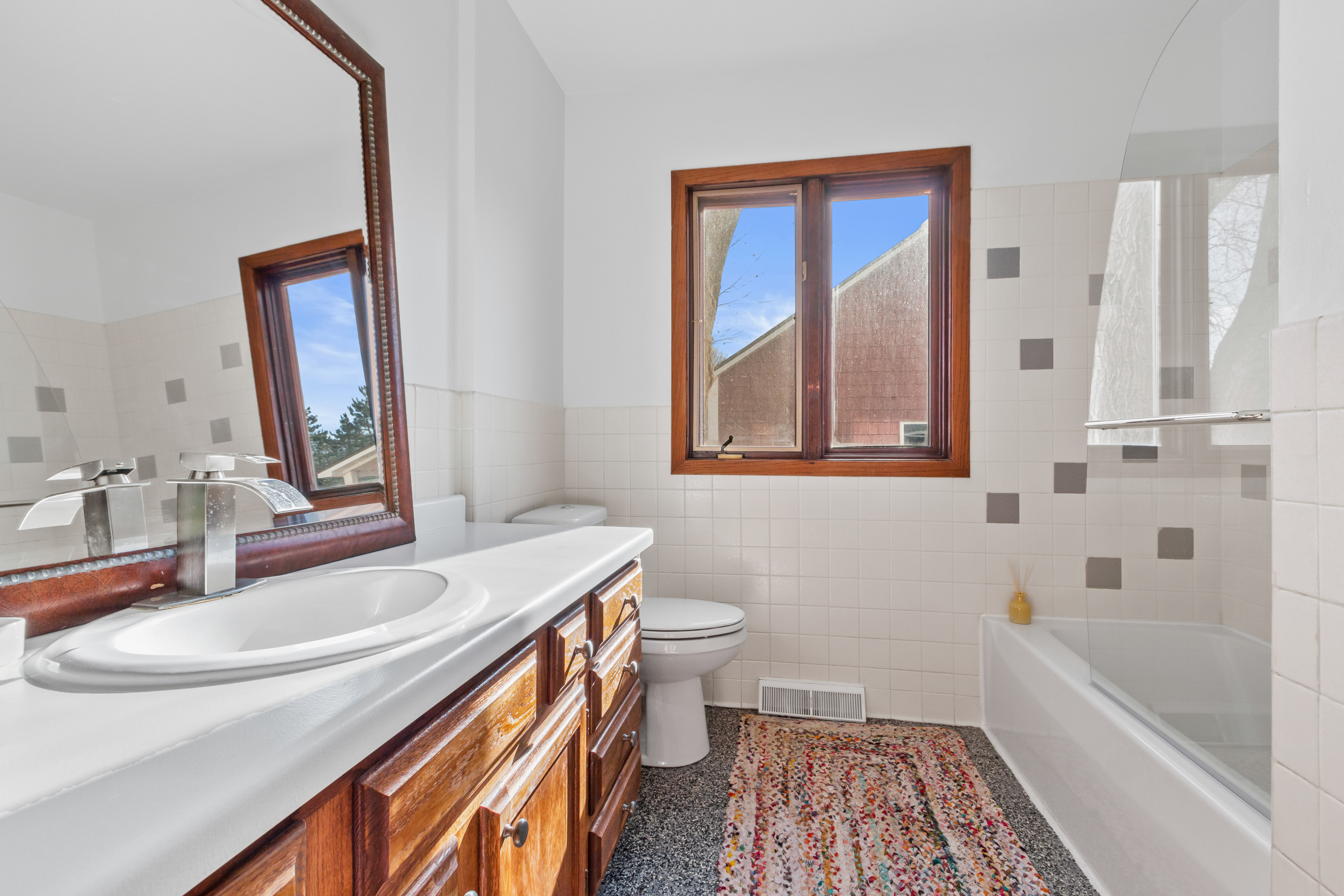 1404 Stoney Brook Rd W 