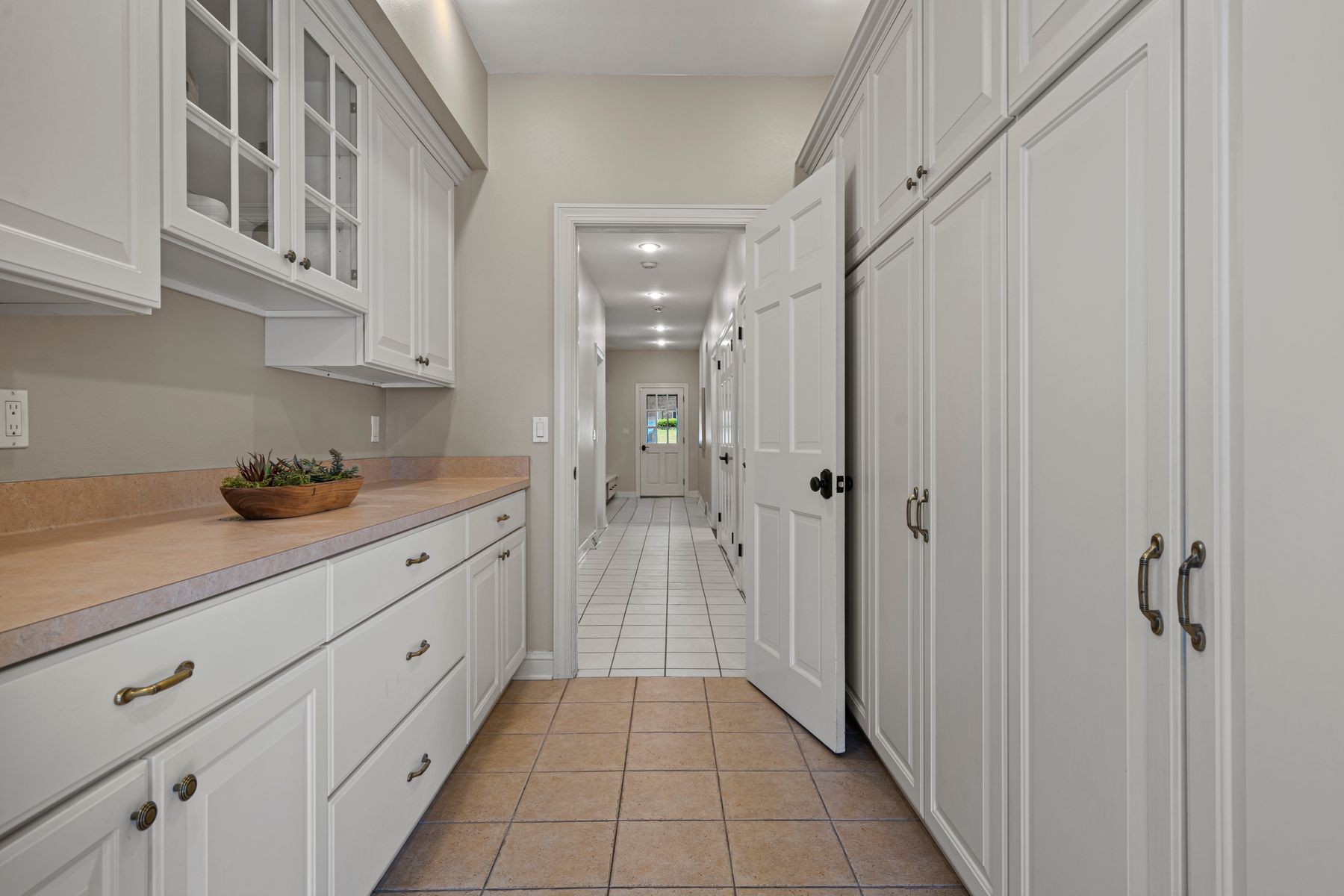 10435 N. Riverlake Dr. 
