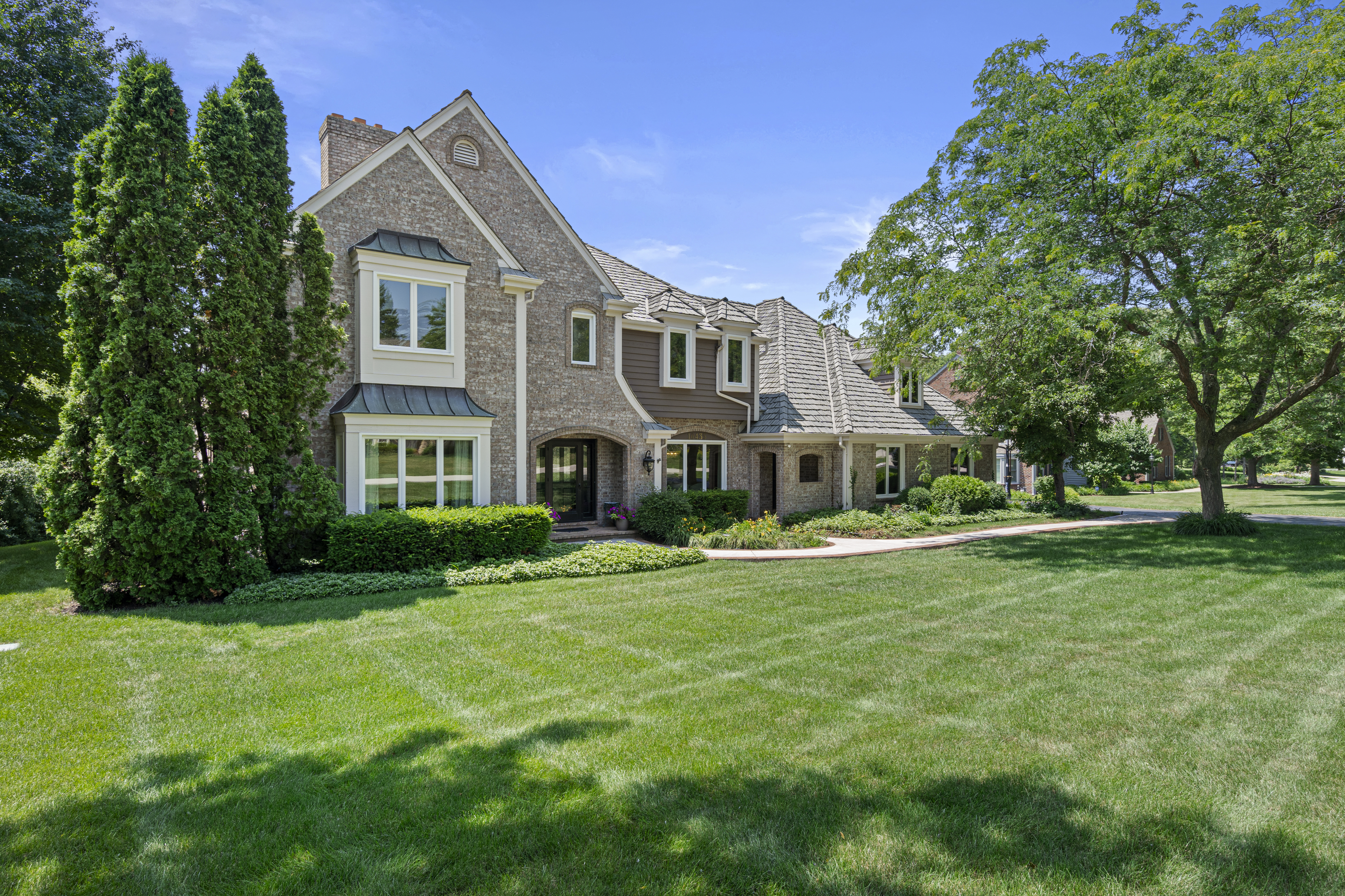 10435 N. Riverlake Dr. 