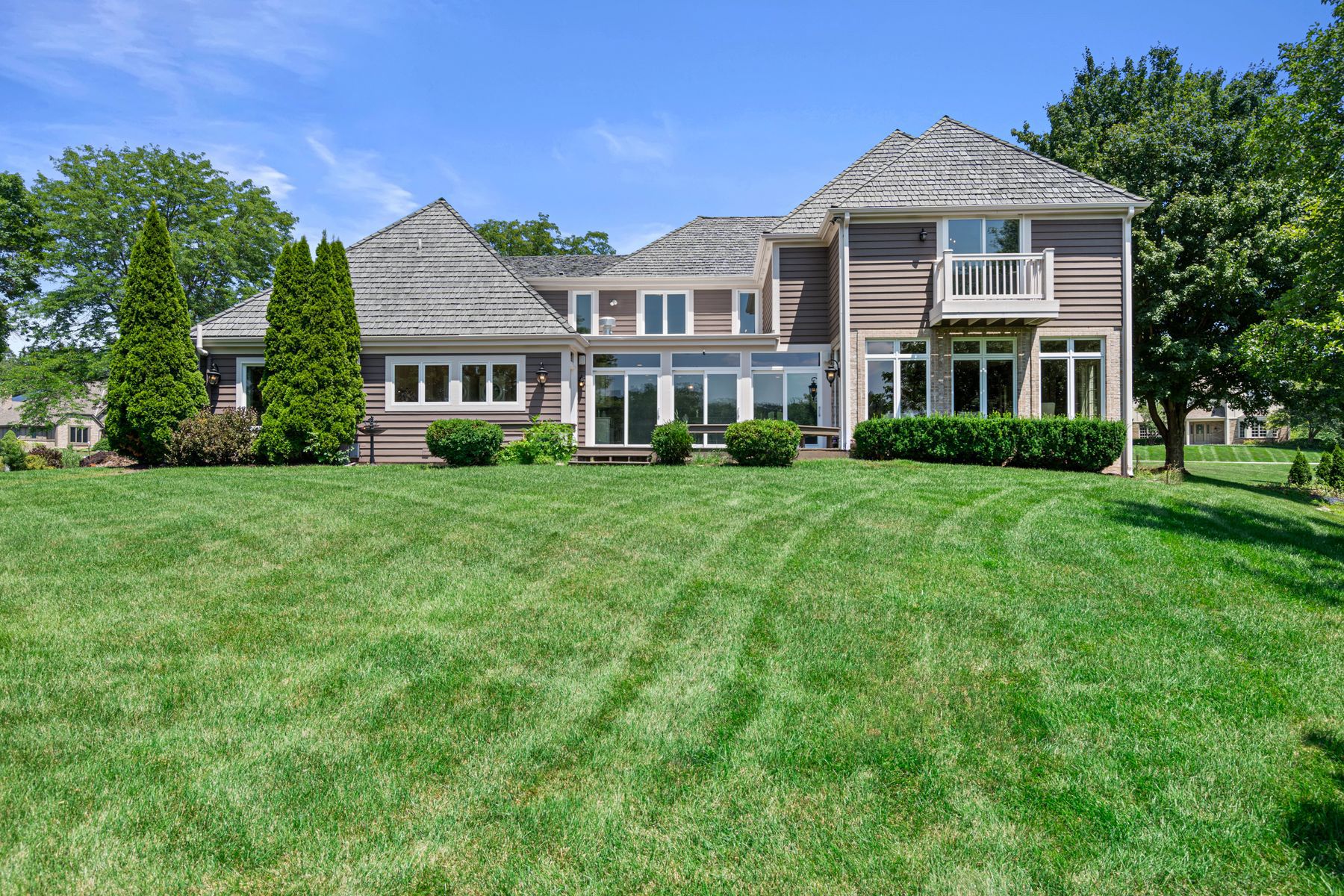 10435 N. Riverlake Dr. 