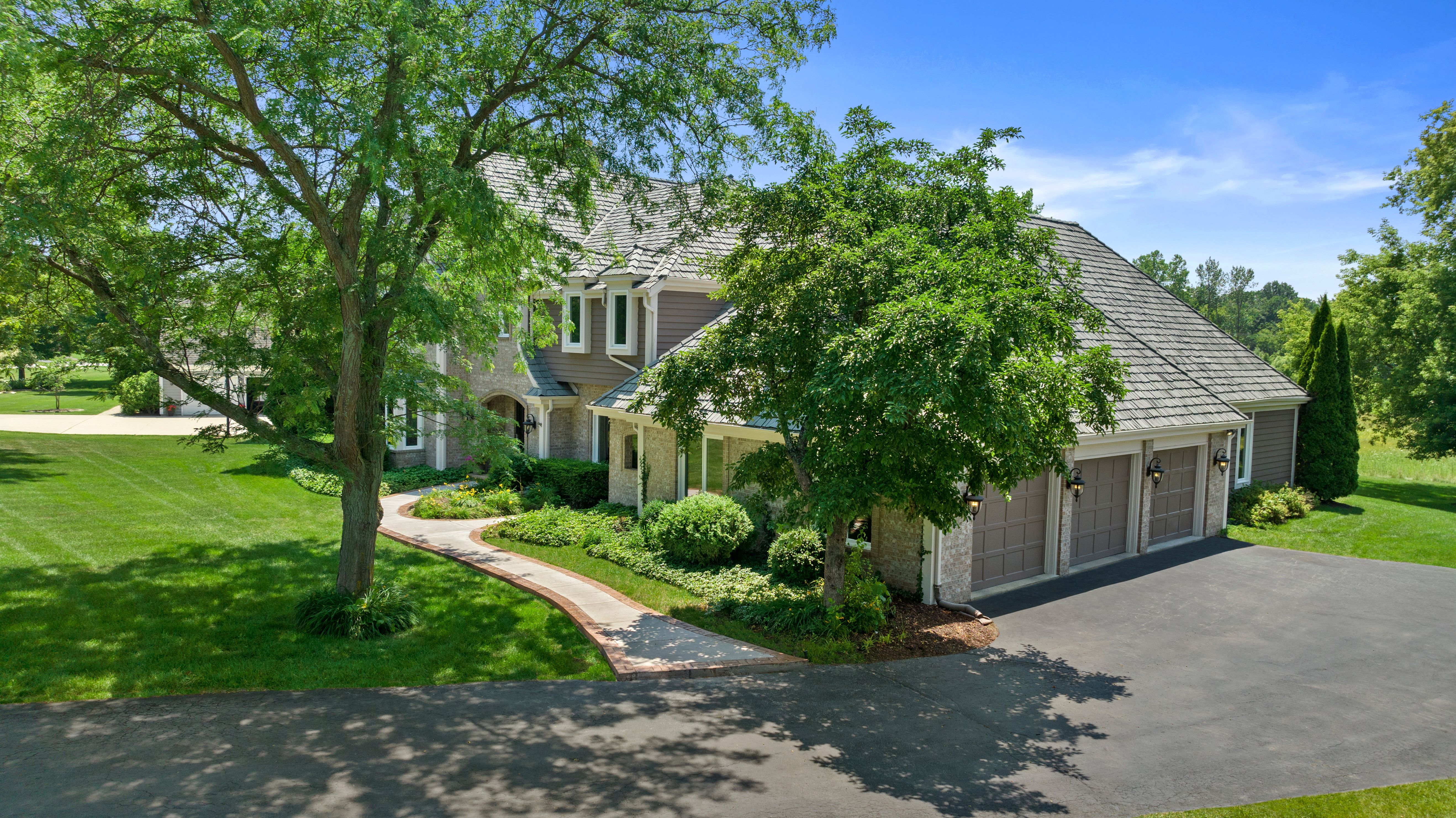 10435 N. Riverlake Dr. 