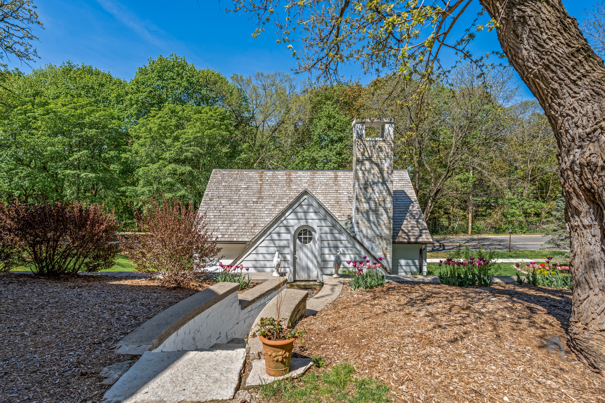 323 S. Garfield Ave. 