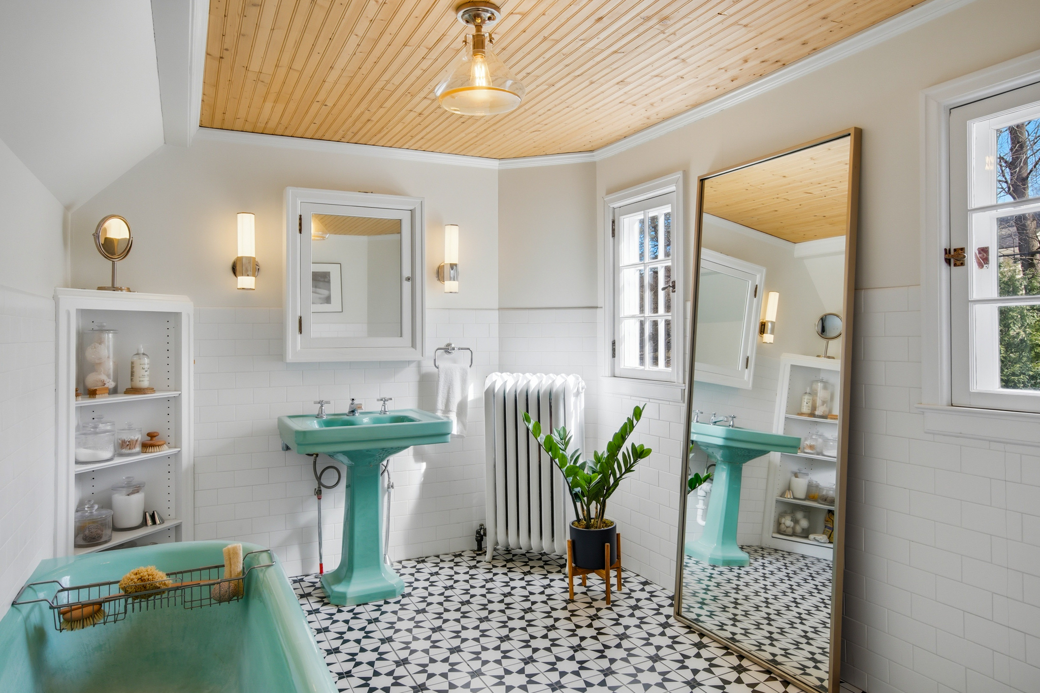 323 S. Garfield Ave. 