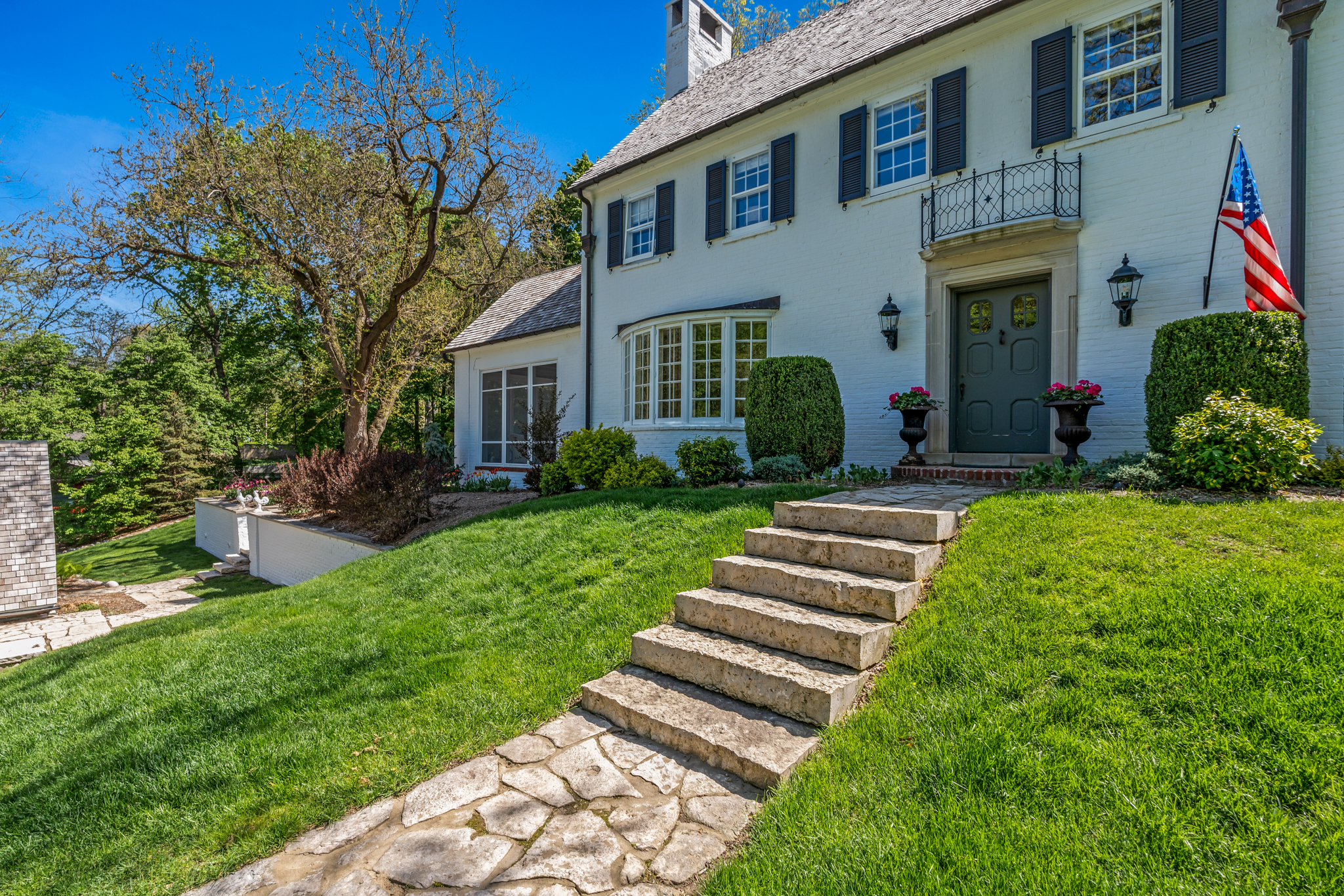 323 S. Garfield Ave. 