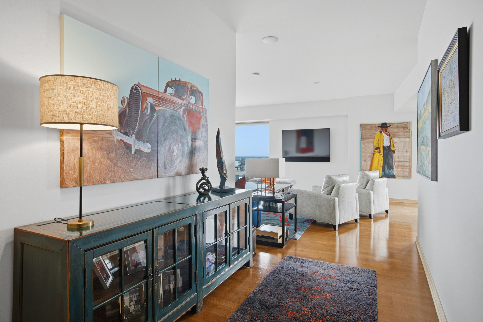 923 E. Kilbourn Ave. Unit 1703