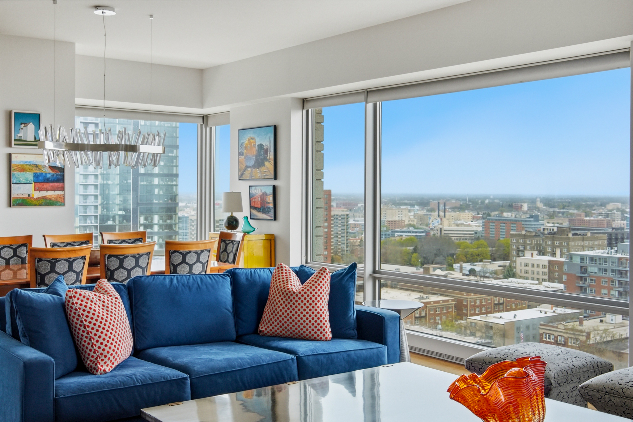 923 E. Kilbourn Ave. Unit 1703